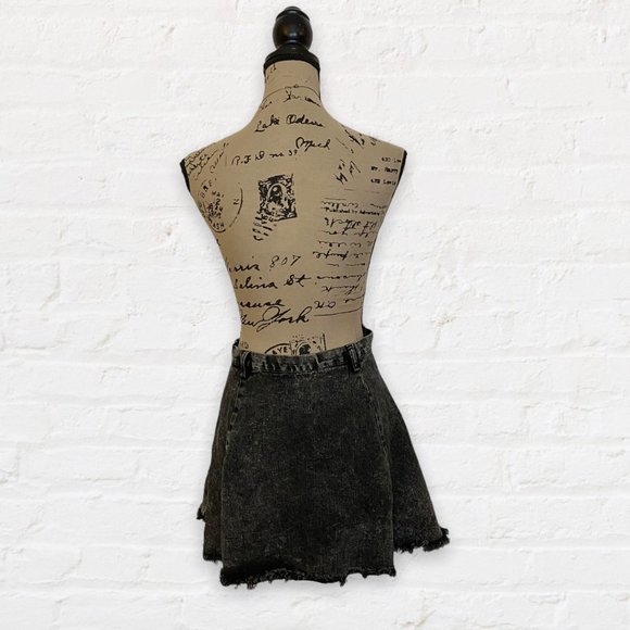 Kira Yukimura's H&M Divided Distressed Denim Circle Skirt Teen Wolf - Picture 5 of 7